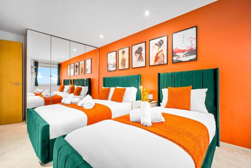 Top Floor City Centre Apartment - Sleeps 7 - 4 Beds - With Balcony And Parking - Smart Tv'S On Each Bedroom Wall - 5 Mins From Bullring, Selfridges, Moor Street Station - By Zena Stays Birmingham Esterno foto