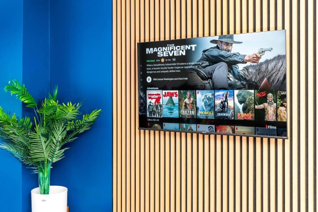 Top Floor City Centre Apartment - Sleeps 7 - 4 Beds - With Balcony And Parking - Smart Tv'S On Each Bedroom Wall - 5 Mins From Bullring, Selfridges, Moor Street Station - By Zena Stays Birmingham Esterno foto